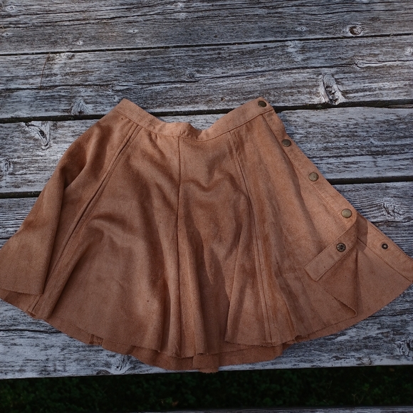 Design Lab faux suede skirt - Picture 3 of 12